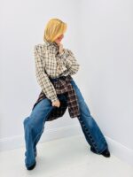 Chemise à Carreaux Col Victorien – Élégance Romantique & Style Moderne – Image 3