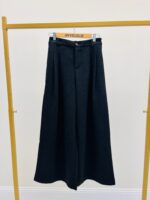 Pantalon à Pinces large – Élégance minimaliste et confort chic – Image 3
