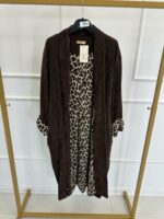 Veste longue fluide avec détails imprimé léopard – Image 4