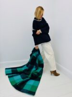 Pull col montant – Détail contrasté – Image 3