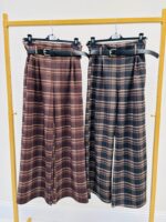 Pantalon Large à Carreaux – Esprit rétro chic signé VOGUE – Image 5