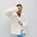 Veste Réversible effet mouton – modèle par FREDA