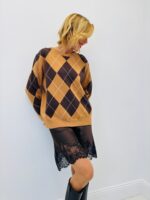 Pull à Losanges camel "BURLINGTON" – Élégance rétro et douceur fluide