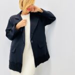 Blazer Chic à Détail Dentelle – Élégance Italienne & Finition Soignée