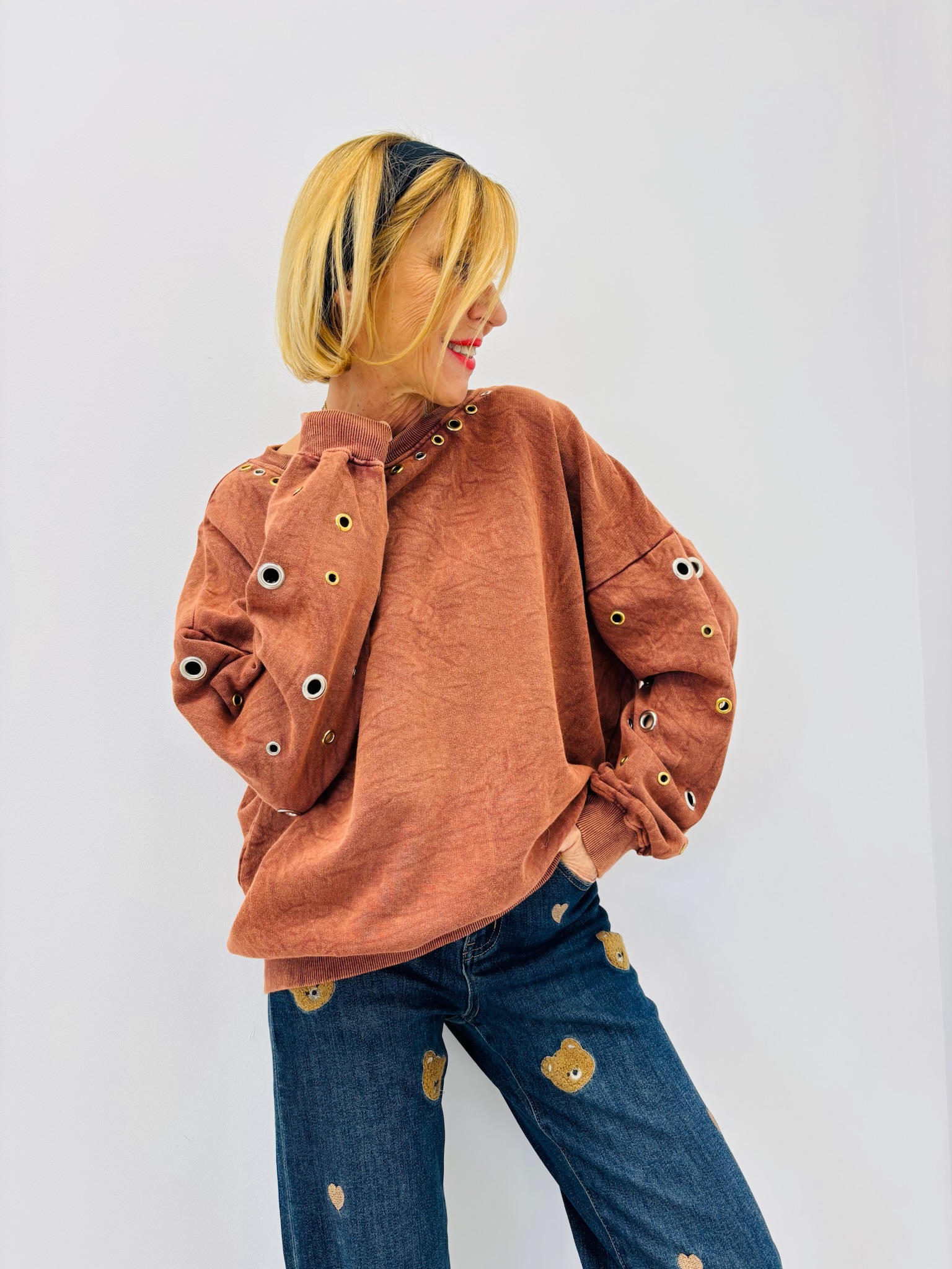 D143F745-CD5E-44CB-AB7E-E8022CAF2FA6 Sweat SLOVER à œillets métalliques – 100% coton par Golden Silver – Image 1