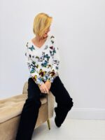 Pull Papillons Colorés – Esprit joyeux et maille fluide