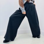Pantalon à Pinces large – Élégance minimaliste et confort chic