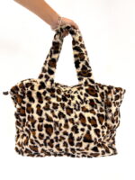 Sac en Fausse Fourrure motif léopard – Douceur et tendance sauvage – Image 3