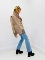 Veste Sans Manches réversible effet mouton – modèle par FREDA – Image 10