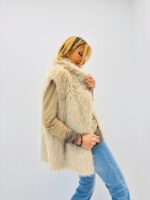 Gilet Reversible Sans Manches en fausse fourrure – modèle par FREDA – Image 3