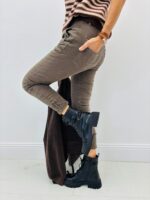 Pantalon Slim Boutonné – Coupe Ajustée et Confort Stretch – Image 5