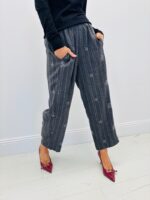 Pantalon à Rayures et motifs fleuris – Marque Les Impatientes