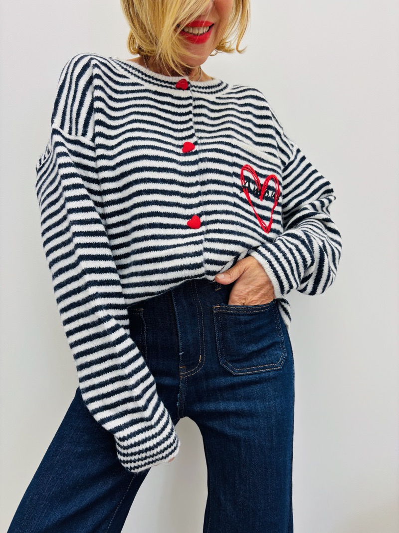 IMG_3073 Gilet Rayé à motif cœur – Image 1