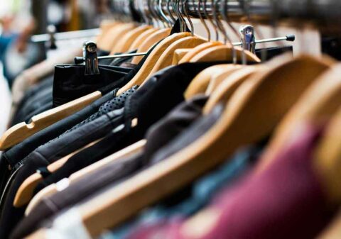 Silhouette, matière et couleur en mode