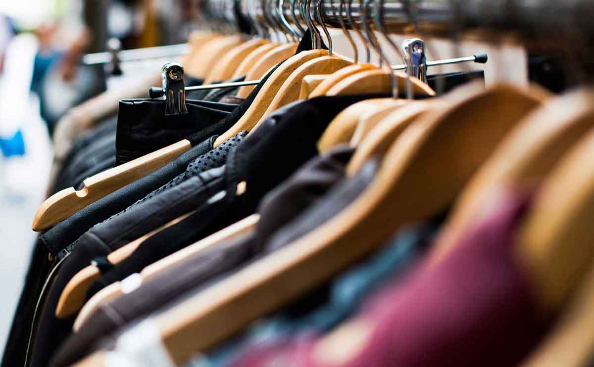 Silhouette, matière et couleur en mode