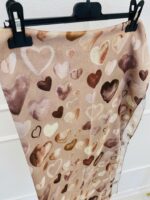 Écharpe Imprimée Cœurs Aquarelle – Image 2