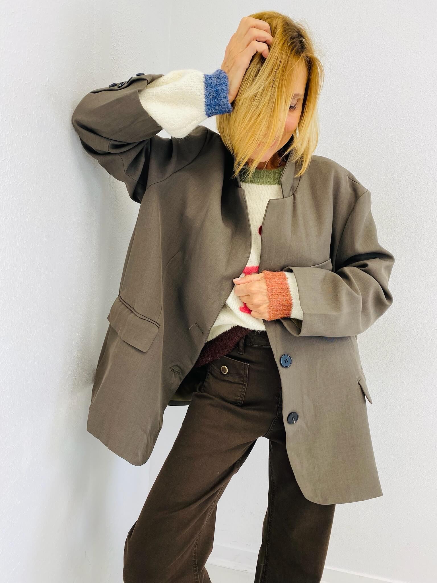 B2287670-06F9-45B5-AC9B-8F56A29CCFD5 Veste Blazer élégante – Image 1